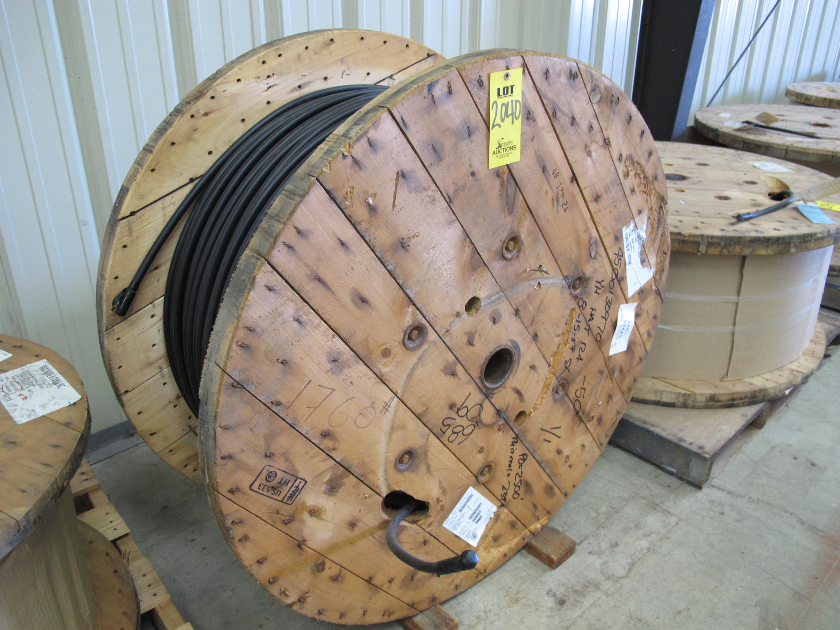 LOT (2394 FT) OF CABLE, ELECTRICAL TYPE, 3/0 SIZE, 600V RATING, XLPE MATERIAL, 1 CONDUCTOR, BLACK KIND. RSS-3-021 (W-44) LOADING & HANDLING FEE $15-